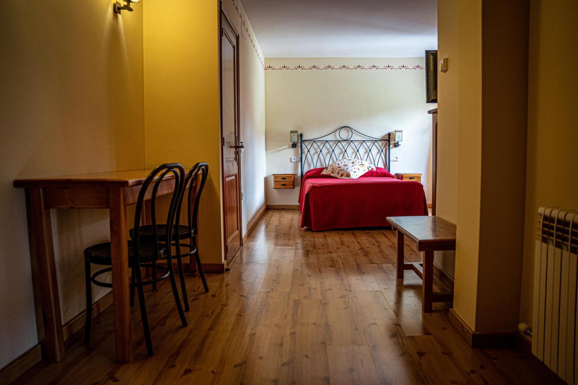 Hostal Cal Francisco Gósol Kültér fotó