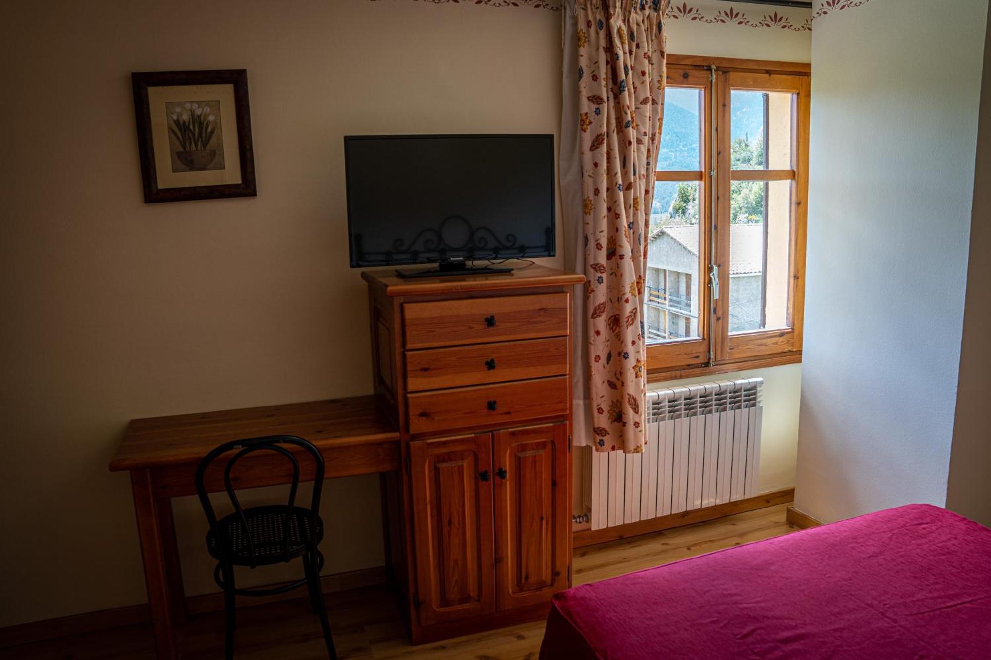 Hostal Cal Francisco Gósol Kültér fotó