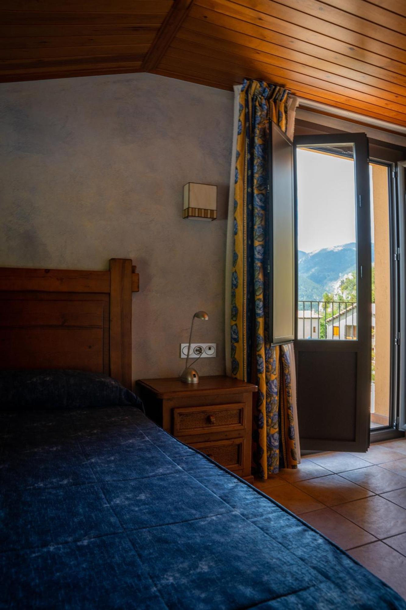 Hostal Cal Francisco Gósol Kültér fotó