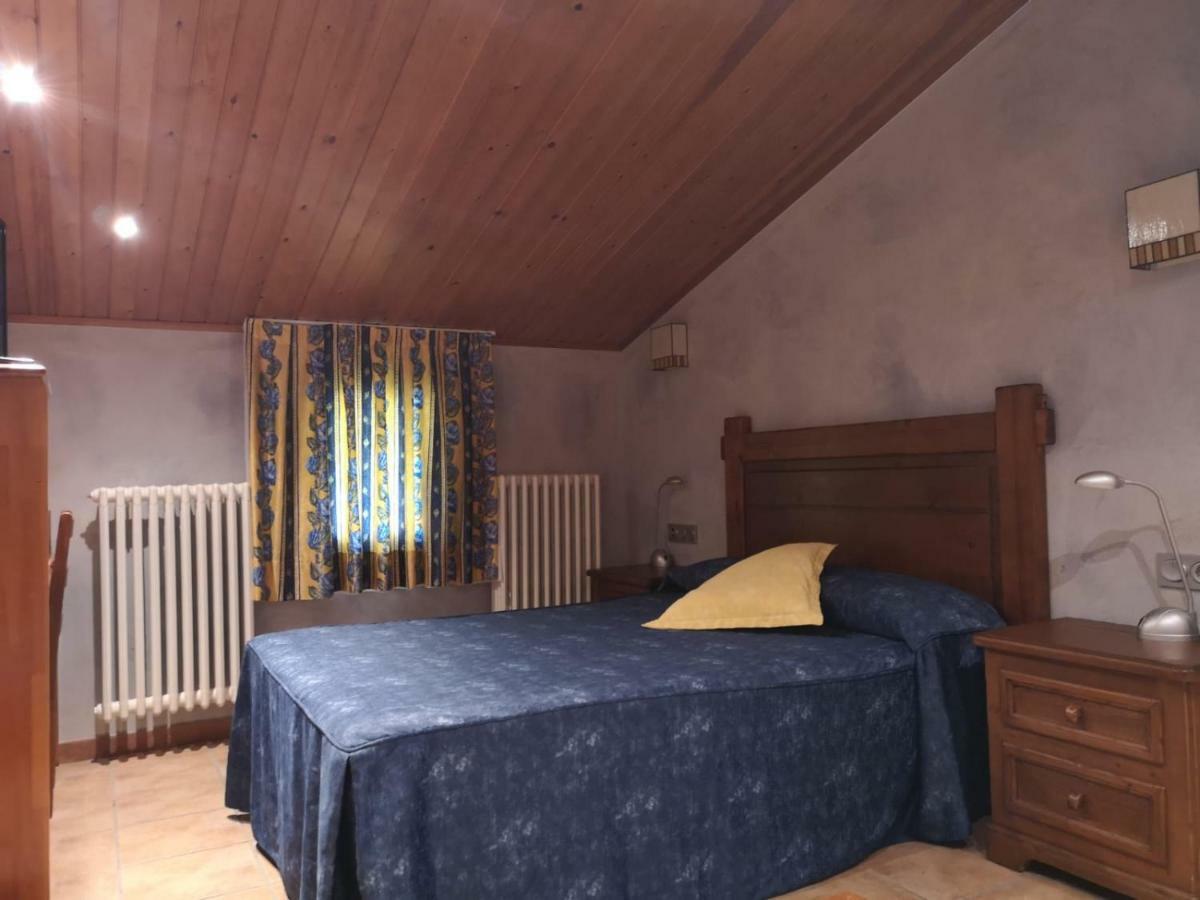 Hostal Cal Francisco Gósol Kültér fotó